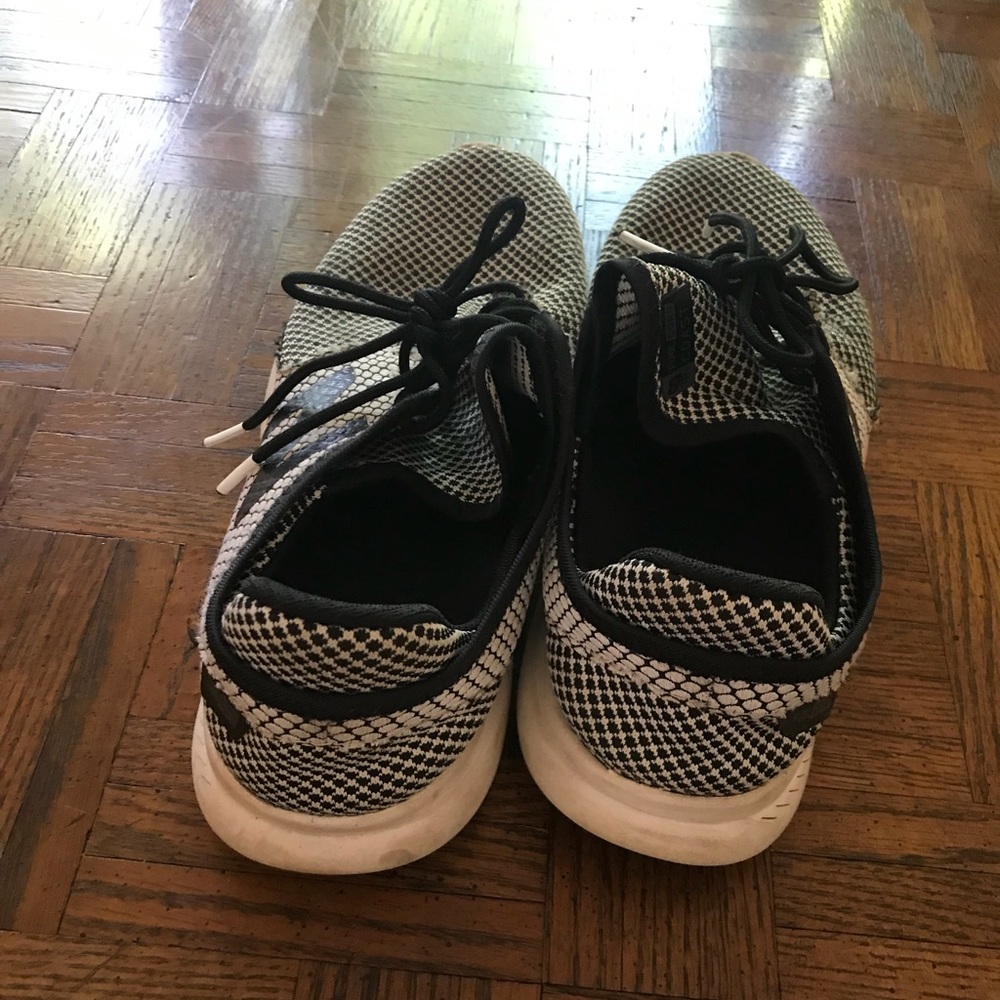 New balance sneakers - Picture 3 of 5